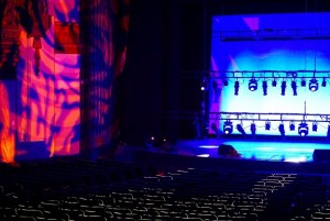 Kinetic Lighting chooses Elation Artiste DaVinci for Warner Grand Theatre