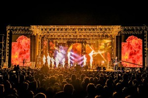 Prljavo Kazalište tour finale lit by Robe