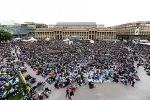 EPS verlegt Bodenschutz für Trickfilm-Festival