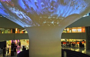 Center Stage AV mit Coolux-Equipment beim Nuit Blanche Event