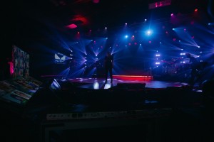 Corona: Elation rig lights new virtual live space