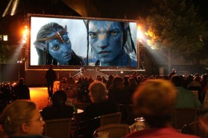 Gemco unterstützt Ropa und Turmtheater bei Open-Air-Kino