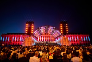 Jerry Appelt entscheidet sich für Elation und GLP beim Sommernachtskonzert der Wiener Philharmoniker