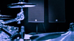 Deep Purple-Schlagzeuger nutzt Bühnenmonitor-Setup von HK Audio