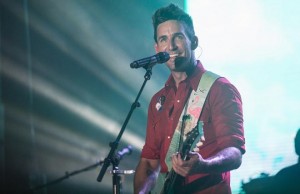 44 Designs and LD Chris Nathan choose Elation’s Artiste DaVinci for Jake Owen tour