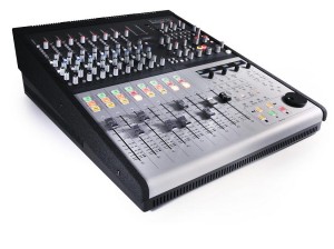 Control 2802: Analoger Mischer und DAW-Controller in einem