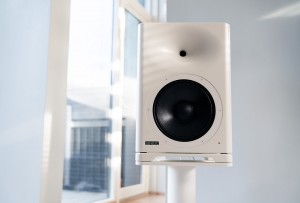 Genelec enthusiast chooses custom solution for his home TV setup