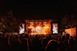 Summer Well nahe Bukarest mit mehr als 300 GLP-Scheinwerfern beleuchtet