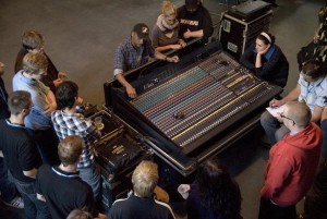 4LYN und FOH Master Class: Die Sennheiser Sound Academy lädt zum Live Mixing Workshop nach Hannover 