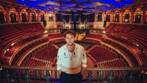 Corona: Niall Horan announces show to raise money for his crew