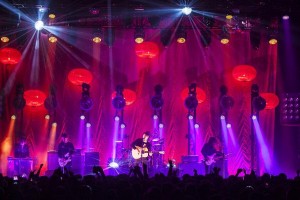Colour Sound supplies lighting for Vaccines tour