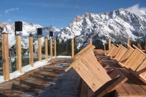 Wetterfeste One Systems Lautsprecherinstallation auf der Steinbock Alm