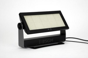 LED Strobe X-5: erstes Gerät einer kompletten Serie LED Scheinwerfern von SGM 