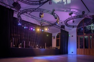 APG Uniline Compact system installed at new Parisian club
