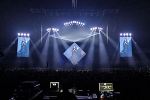 Ana Gabriel on tour with Robe fixtures