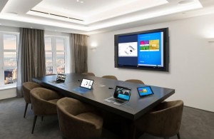 Crestron komplettiert Microsoft Surface Hub Collaboration-Lösung