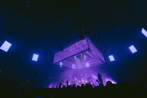 HOF entwickelt und installiert Meta Cube Stage für Karpe