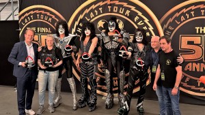 Kiss erhalten Sold Out Award