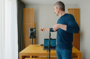 StrandGut Resort in St. Peter-Ording stattet Hotelgäste mit Sound-Equipment von Neumann aus