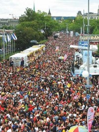 Riedel für vernetzte Sicherheit bei Street Parade in Zürich verantwortlich