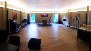 Belgisches Studio stattet Proberaum mit HK Audio Elements aus
