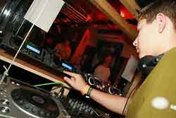 Sunshine Live vertraut auf die Digital USB Musik Controller von Cortex